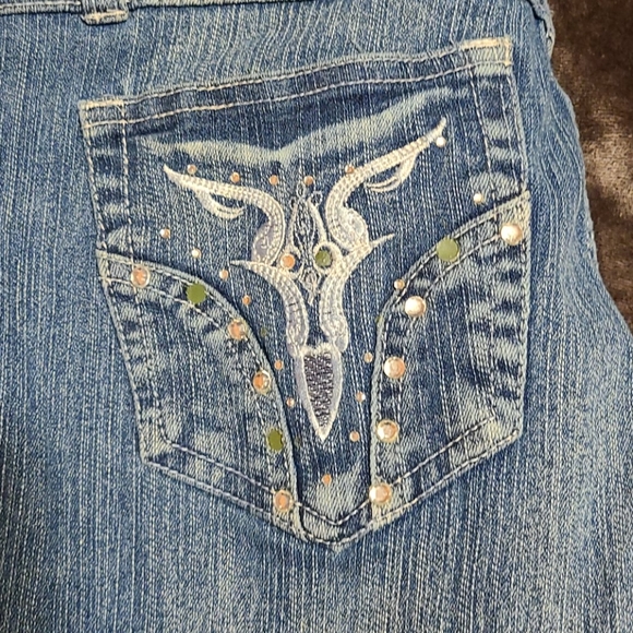 Sizzle Capris - Picture 3 of 6